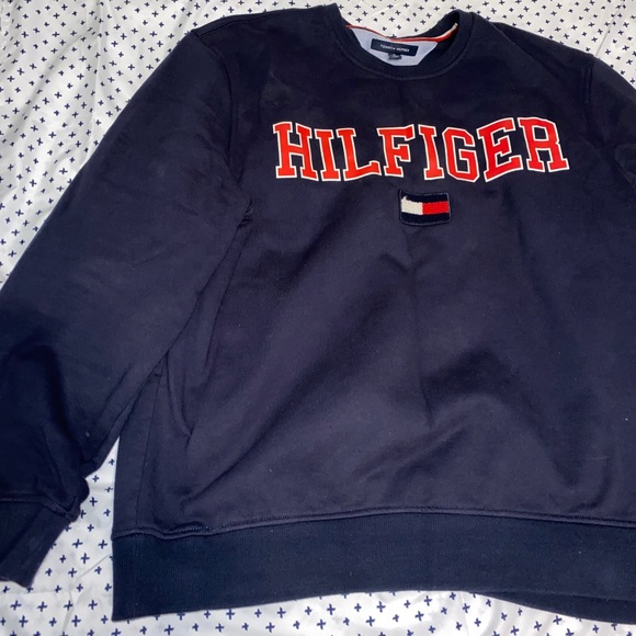 Tommy Hilfiger - Picture 3 of 5